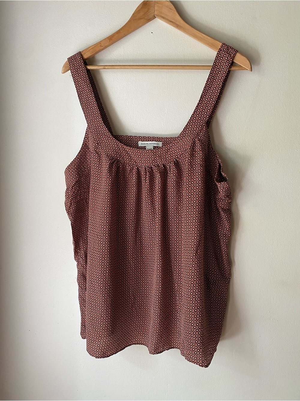 Banana Republic 100% silk retro print camisole